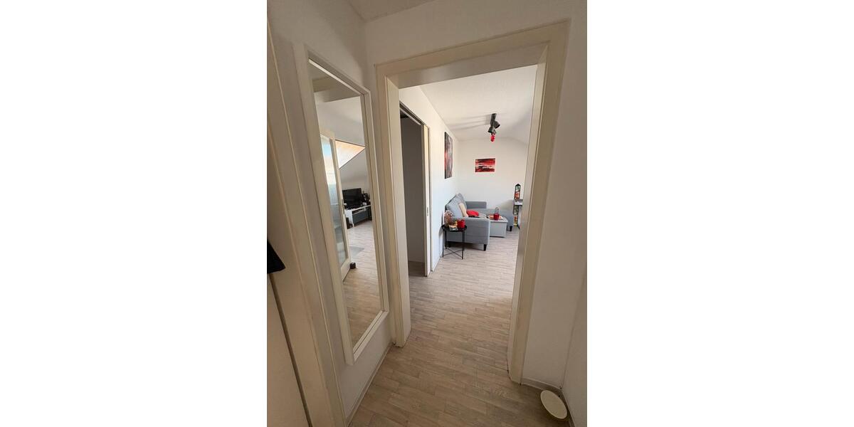 Dachgeschoßwohnung Stuttgart Feuerbach - 2.5 Zimmer, 55 m&sup2;, 184.000&euro; | Angebot:26738735