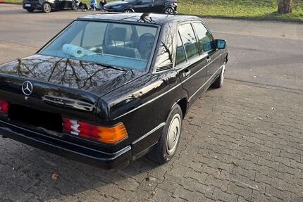 Mercedes-Benz 190 59.900 km 6.500 &euro; Korntal-Münchingen 70825