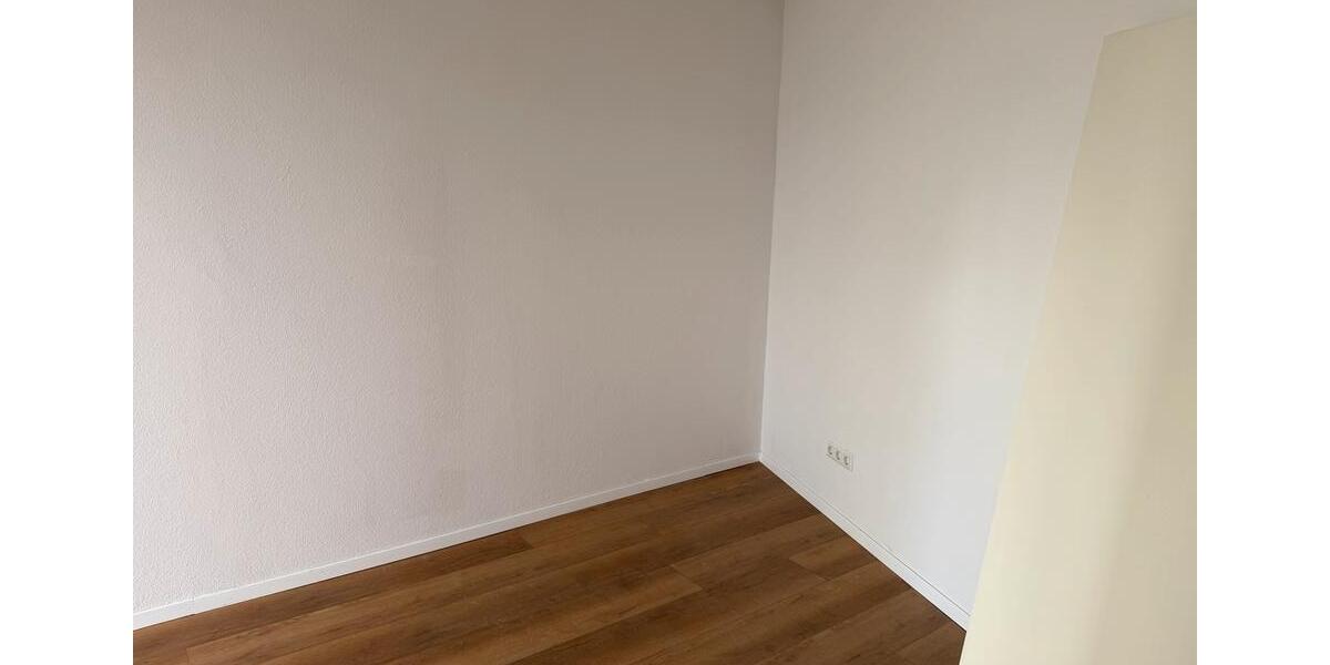 Erdgeschoßwohnung Stuttgart Luginsland - 1 Zimmer, 15 m&sup2;, 800&euro; | Angebot:26416027