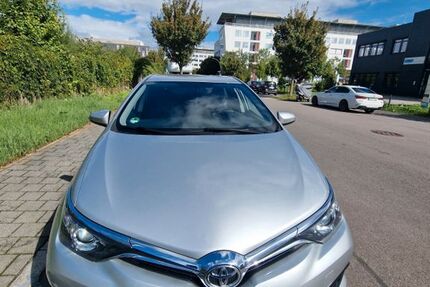 Toyota Auris 185.000 km 8.700 € Stuttgart 70374