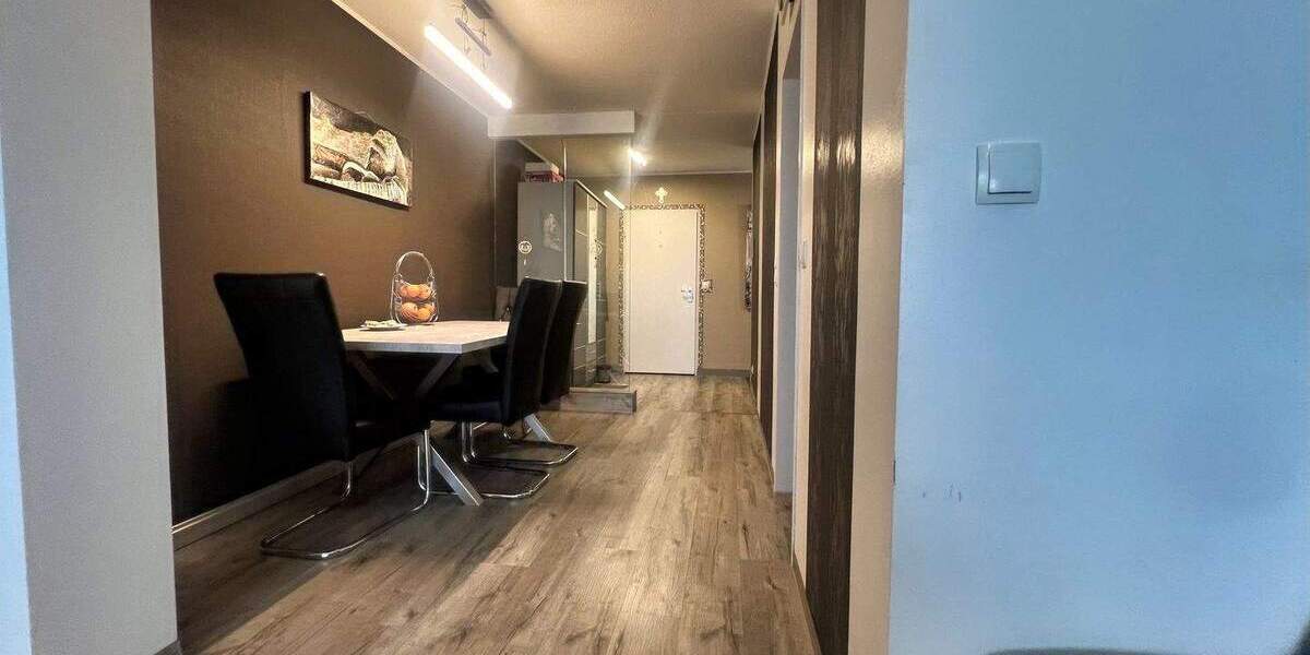 Etagenwohnung Nürtingen - 3 Zimmer, 81 m&sup2;, 305.000&euro; | Angebot:26930726