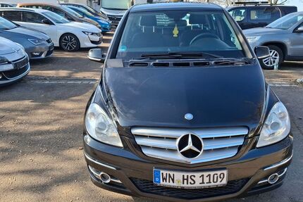 Mercedes-Benz B 180 246.893 km 1.490 &euro; Kernen i. r 71394