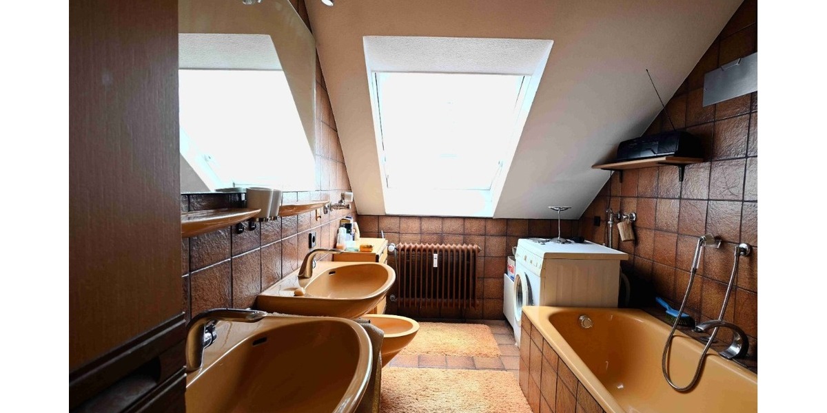 Vielfältige Angebote für Kinder und Jugendliche besonders attraktiv für junge Familien - Dachgeschoßwohnung Stuttgart Stammheim | Angebot:25990677