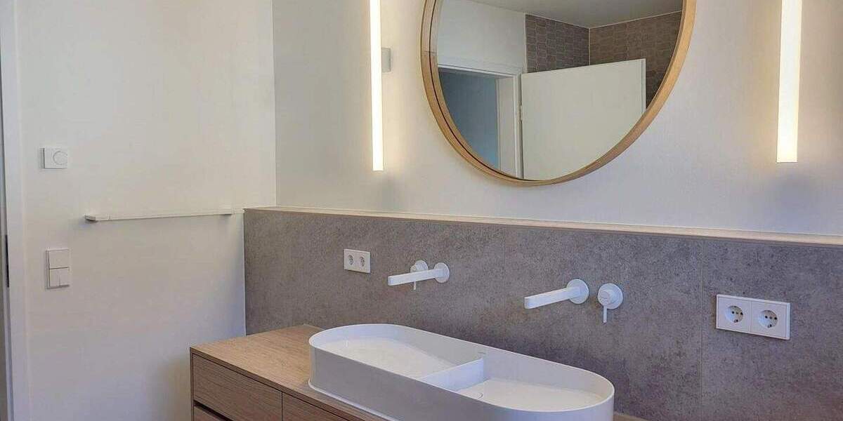 Einfamilienhaus Esslingen am Neckar Sulzgries - 6 Zimmer, 260 m&sup2;, 3.420&euro; | Angebot:24876305