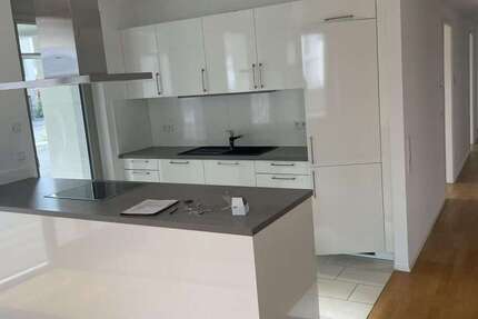 Wohnung Stuttgart Feuerbach - 4 Zimmer, 120 m&sup2;, 1.960&euro; | Angebot:27135438