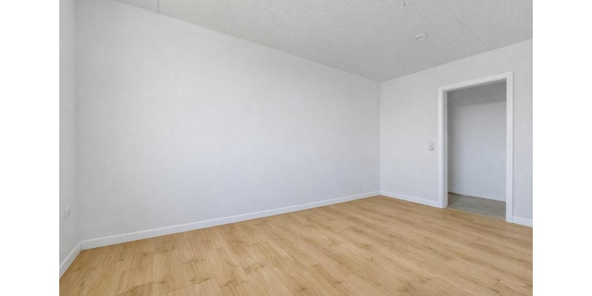 Erdgeschoßwohnung Böblingen - 3.5 Zimmer, 81 m&sup2;, 249.000&euro; | Angebot:27019193