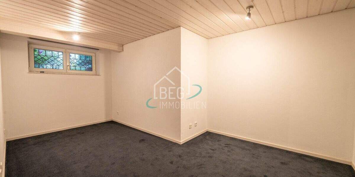 Gartenidylle trifft Wohnkomfort: Doppelhaushälfte mit Einliegerwohnung 4 zimmer