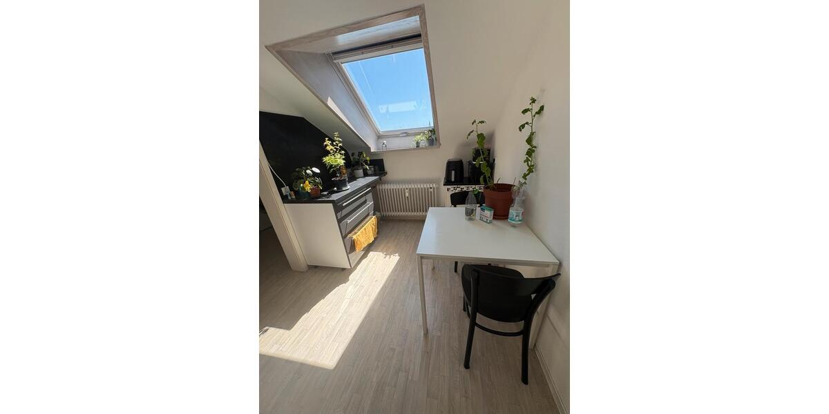 Dachgeschoßwohnung Stuttgart Feuerbach - 2.5 Zimmer, 55 m&sup2;, 184.000&euro; | Angebot:26738735