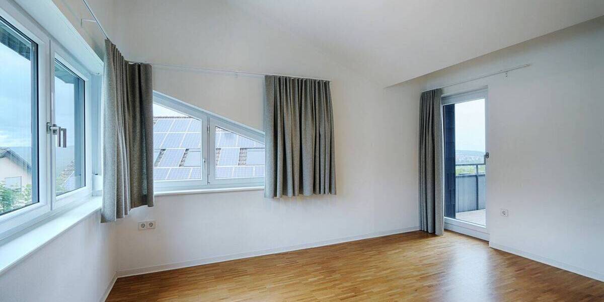 Einfamilienhaus Reutlingen Altenburg - 6 Zimmer, 197 m&sup2;, 2.750&euro; | Angebot:26908795