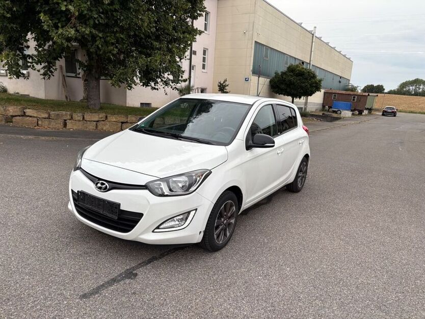 i20