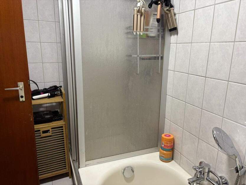 .::älteres Haus mit schönem Garten in guter Lage::. 4 zimmer