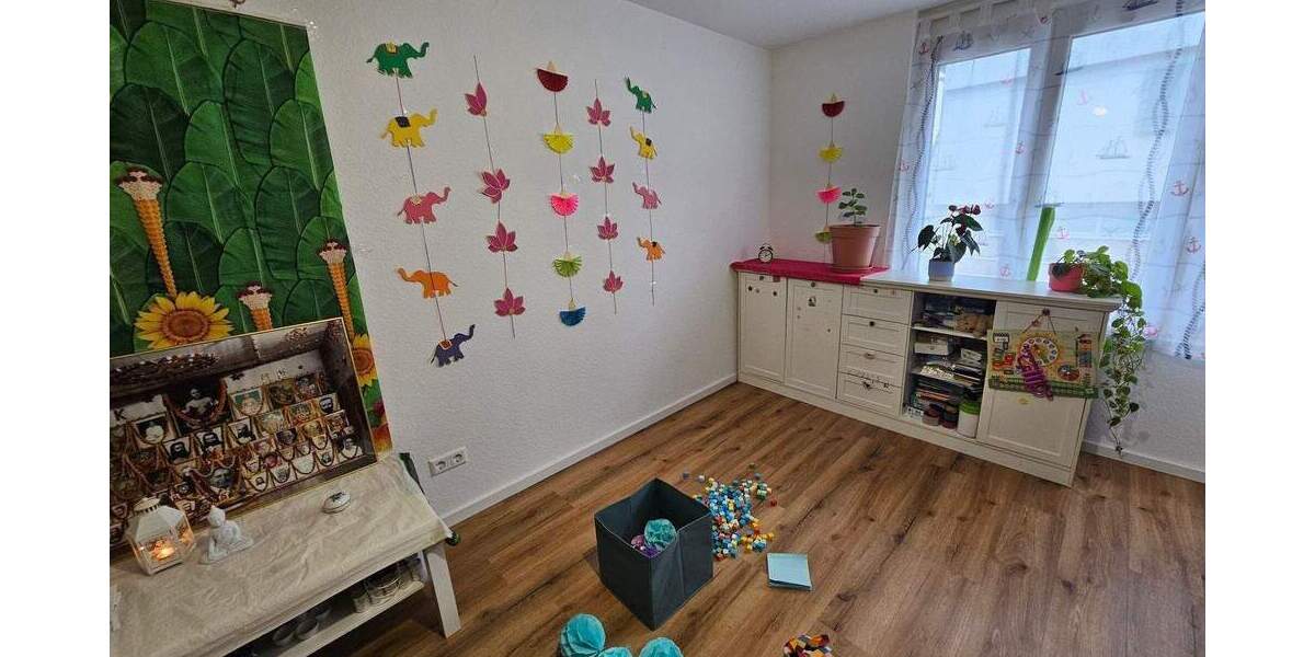 Zimmer Markgröningen - 3 Zimmer, 100 m&sup2;, 1.260&euro; | Angebot:25865448