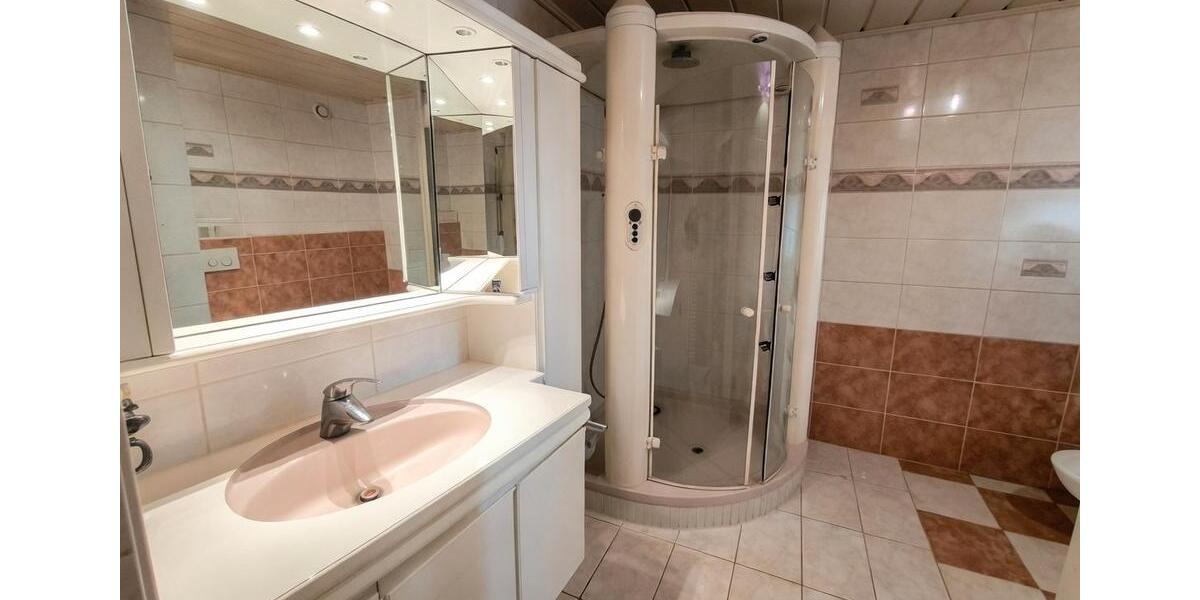 Etagenwohnung Oberboihingen - 5 Zimmer, 135 m&sup2;, 360.000&euro; | Angebot:27096387