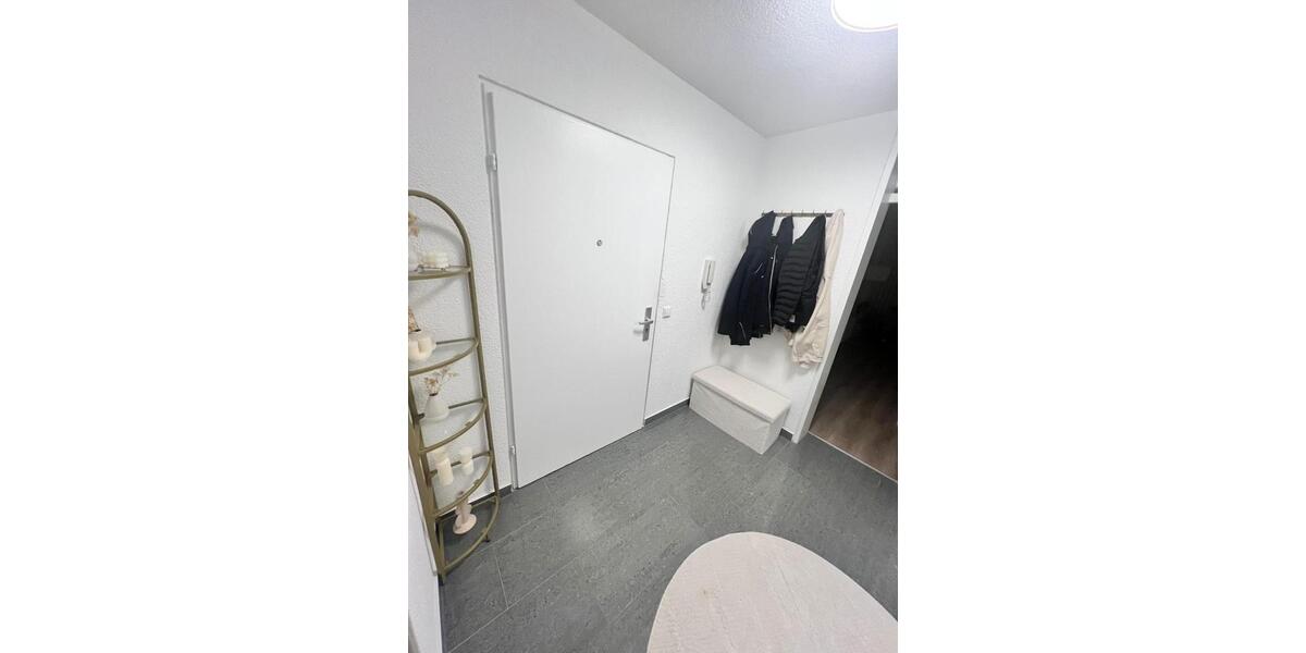 Etagenwohnung Leonberg - 3 Zimmer, 81 m&sup2;, 1.400&euro; | Angebot:26350182