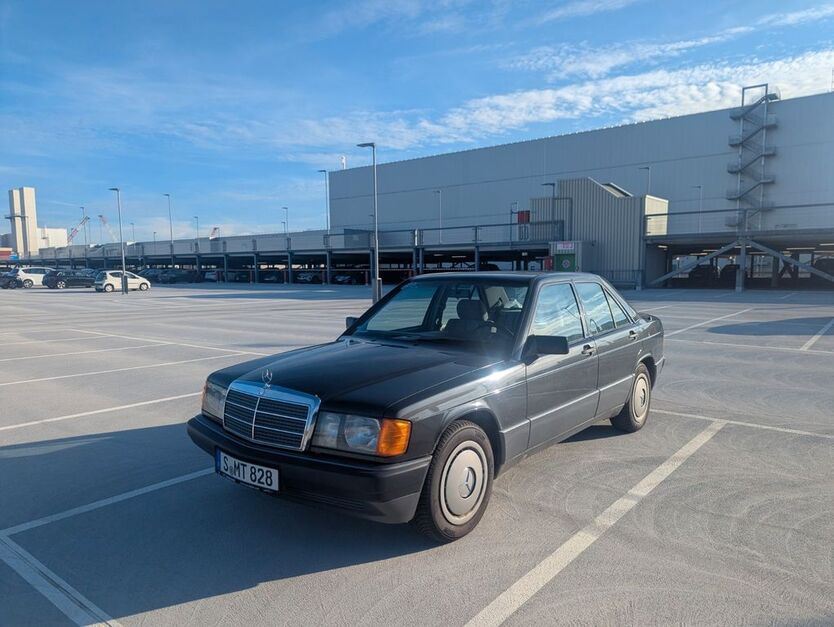 Mercedes-Benz 190 248.600 km 2.300 € Stuttgart 70178