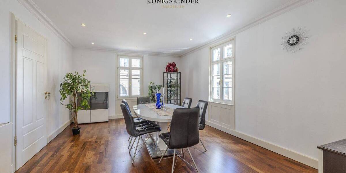 Etagenwohnung Stuttgart Mitte - 5 Zimmer, 130 m&sup2;, 2.700&euro; | Angebot:26859009