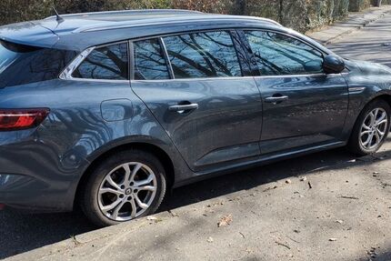 Renault Megane 91.000 km 10.888 &euro; Stuttgart 70565