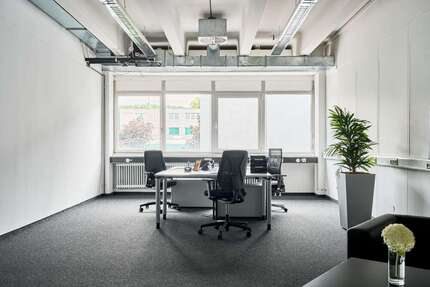 Büro in Frickenhausen 6.677 € 1335 m²