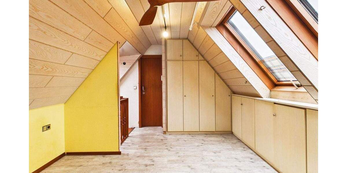 Mehrfamilienhaus, Wohnhaus Ludwigsburg Neckarweihingen - 6 Zimmer, 180 m&sup2;, 550.000&euro; | Angebot:25772242