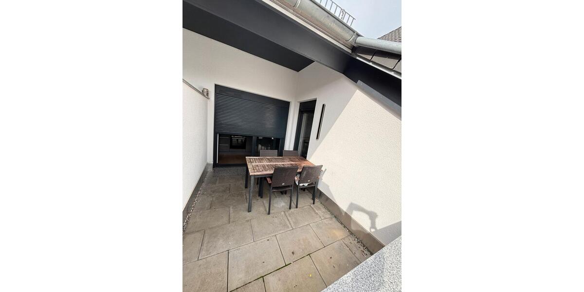 Moderne 4 Zimmer Wohnung mit Balkon, 2 Stellplätze, E-Ladestation 4 zimmer