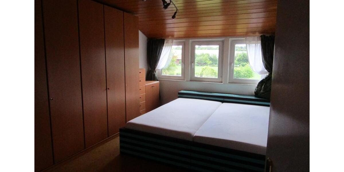 Dachgeschoßwohnung Ludwigsburg Eglosheim - 3 Zimmer, 71 m&sup2;, 1.400&euro; | Angebot:26577710