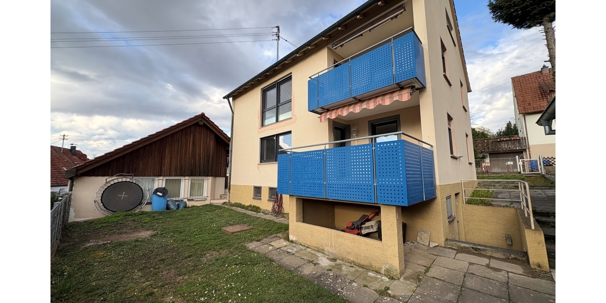 Freistehendes 2-Familienhaus - ideal für Familien oder Handwerker in Remseck-Hochberg 6 zimmer