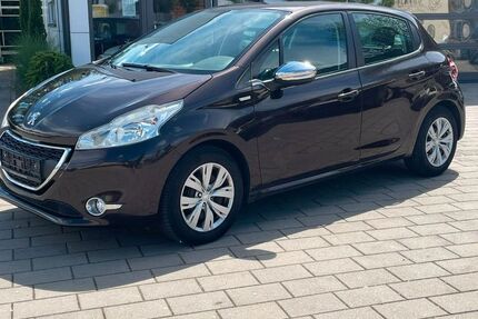 Peugeot 208 130.000 km 2.500 &euro; Urbach (30km östlich von Stuttgart) 73660