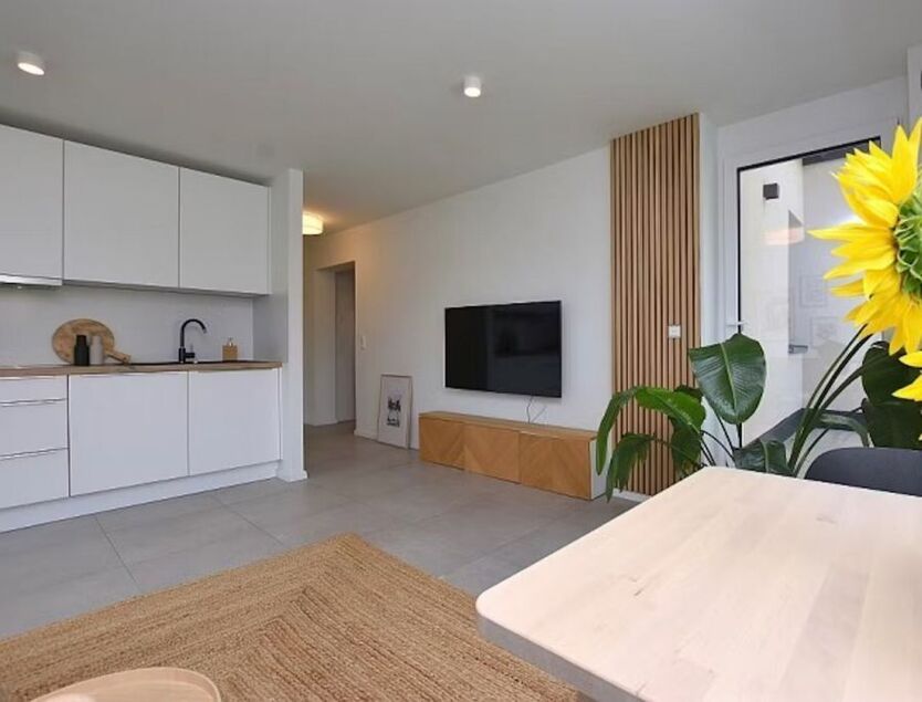 Möbliertes 2-Zimmer-Wohnung mit Terrasse im beliebten Märchenviertel