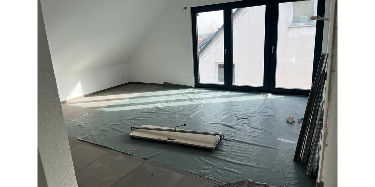 Dachgeschoßwohnung Asperg - 3 Zimmer, 73 m&sup2;, 1.350&euro; | Angebot:25390627