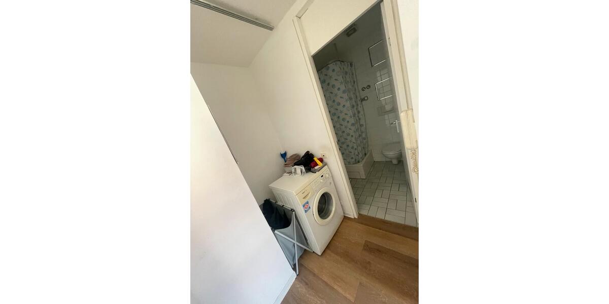 Etagenwohnung Stuttgart Luginsland - 1.5 Zimmer, 40 m&sup2;, 860&euro; | Angebot:26625620
