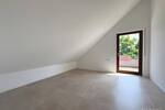 Gemütliche Dachgeschoss-Wohnung mit großem Balkon!