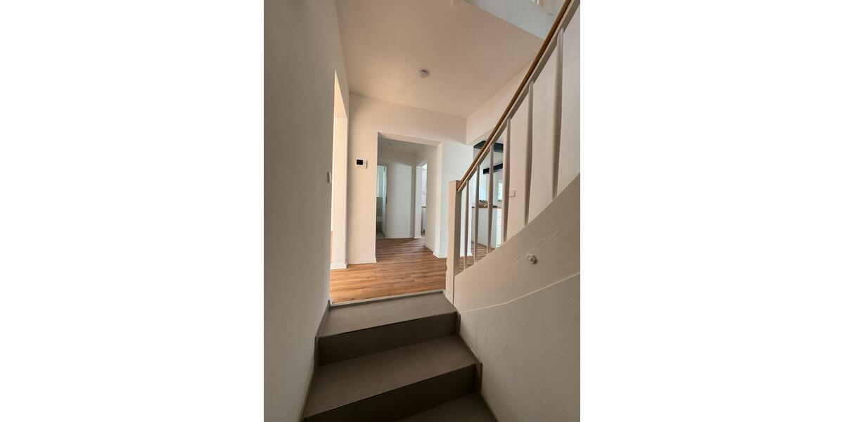 Einfamilienhaus Esslingen am Neckar Brühl - 5 Zimmer, 140 m&sup2;, 1.980&euro; | Angebot:26537724