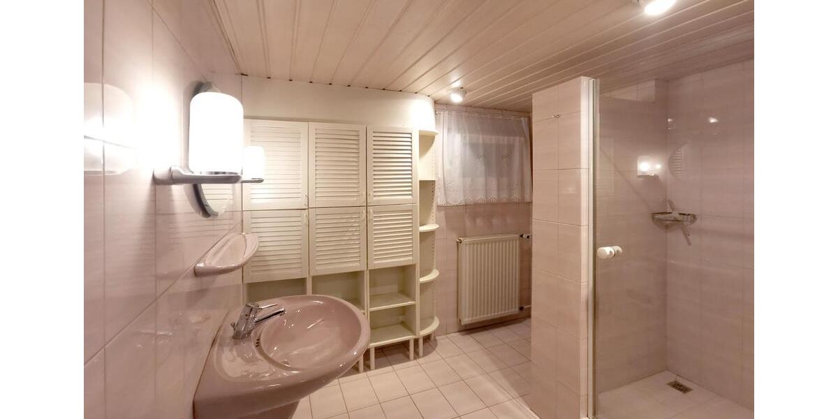 Gepflegtes Einfamilienhaus (Doppelhaus) in Stuttgart-Riedenberg 6 zimmer