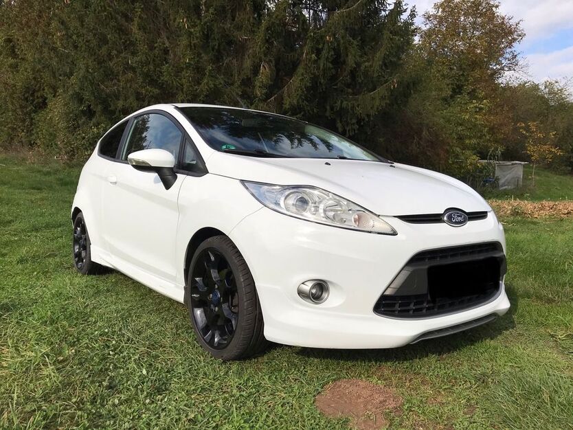 Ford Fiesta 180.000 km 4.500 € Köngen 73257
