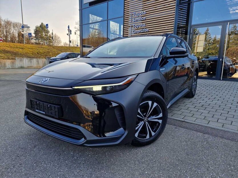 Toyota bZ4X 1.927 km 34.500 € Nürtingen 72622