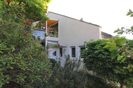 Haus zum Mieten in Stuttgart 2.750 € 250 m²