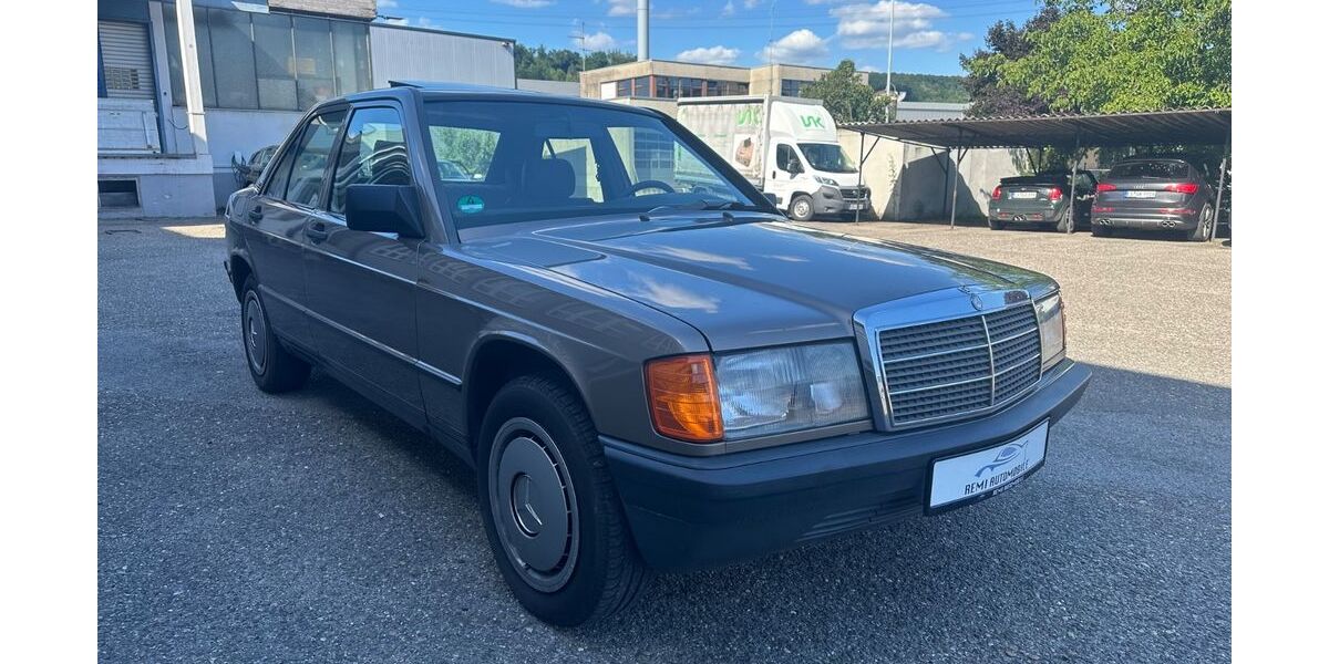 Mercedes-Benz 190 151.400 km 6.900 € Deizisau 73779