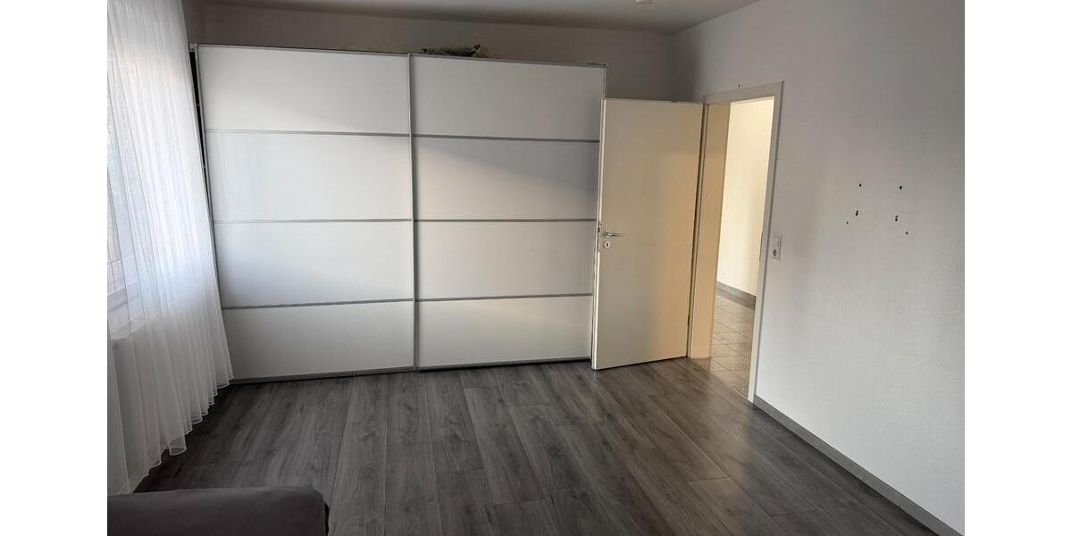 Etagenwohnung Esslingen am Neckar Pliensauvorstadt - 4 Zimmer, 110 m&sup2;, 1.500&euro; | Angebot:26271063
