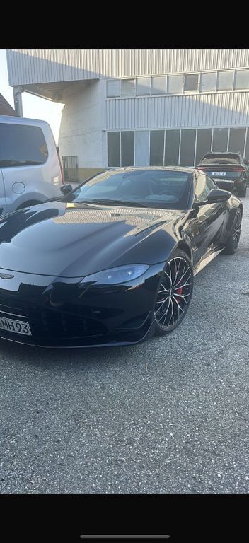 Aston Martin V8 Vantage 13.000 km 138.900 € Dettingen 73265