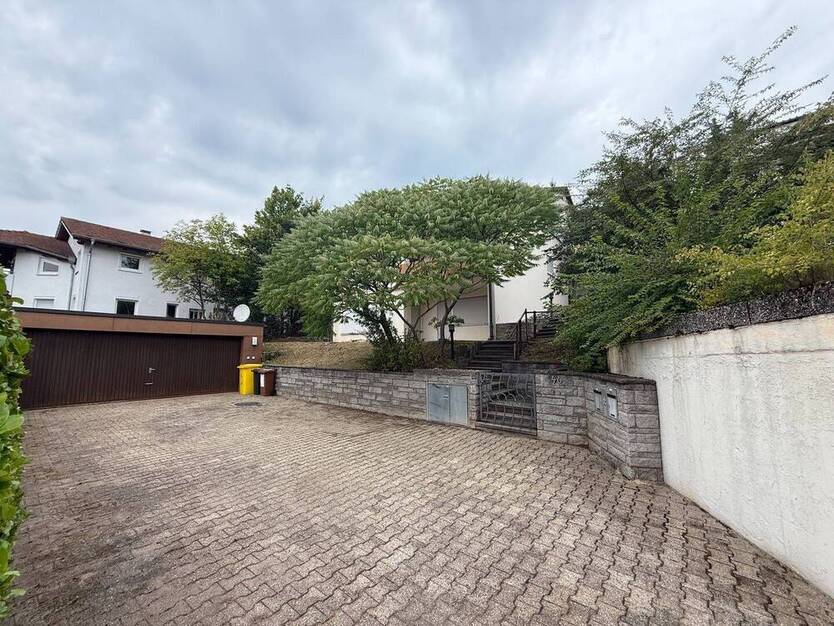 Außergewöhnliches Einfamilienhaus mit EinliegerWohnung in Remshalden zu verkaufen!