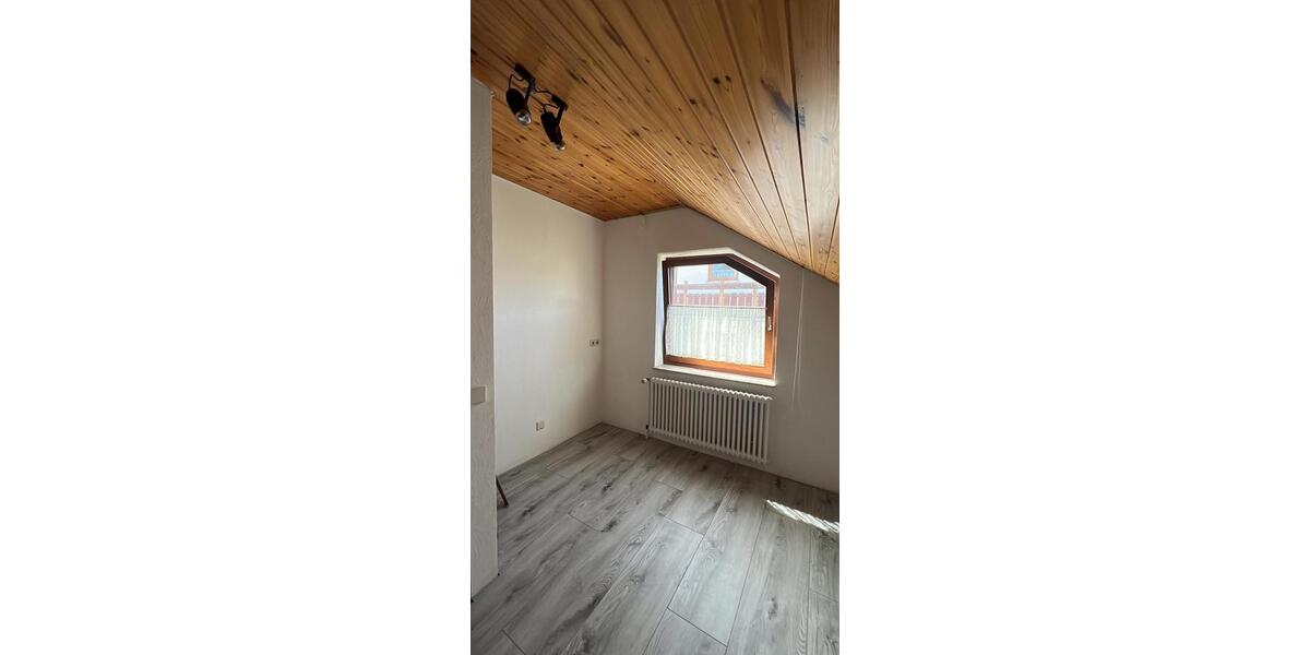 Dachgeschoßwohnung Ebersbach an der Fils - 2 Zimmer, 45 m&sup2;, 720&euro; | Angebot:26408599