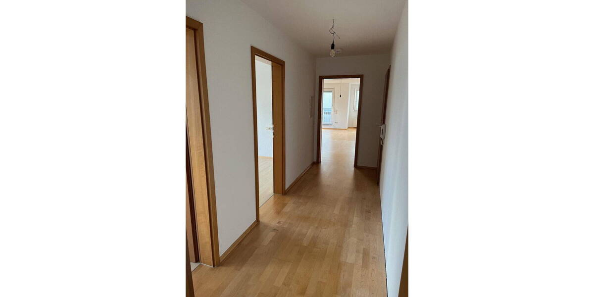 Etagenwohnung Gerlingen - 3 Zimmer, 72 m&sup2;, 1.080&euro; | Angebot:26569286