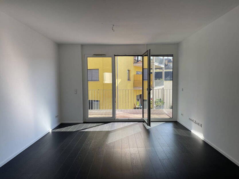 4 Zimmer NeubauWohnung mit Südbalkon, Tiefgarage, Einbauküche und Jacuzzi