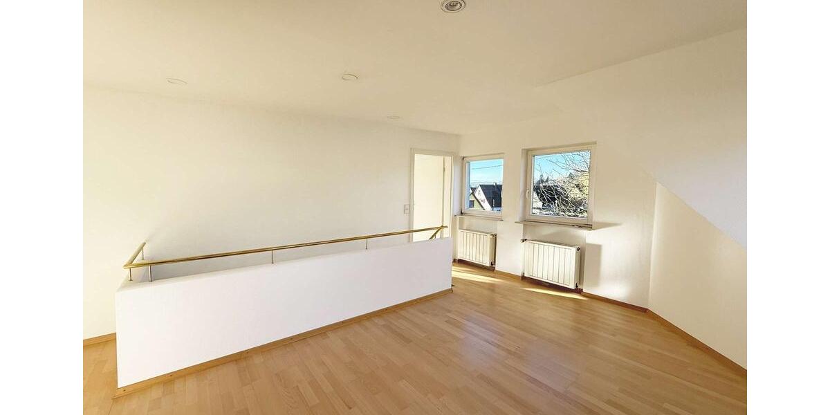 Einfamilienhaus Nürtingen - 5.5 Zimmer, 175 m&sup2;, 2.500&euro; | Angebot:24571134