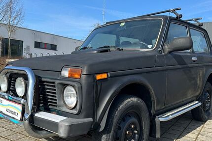 Lada Niva 102.000 km 1.950 &euro; Remseck am Neckar 71686