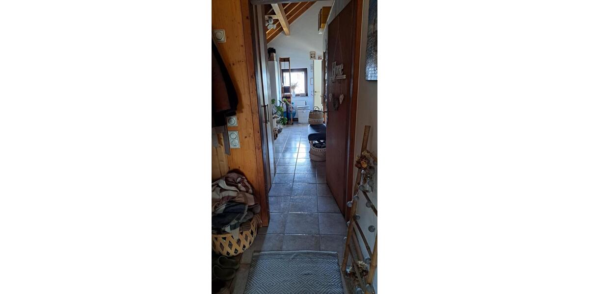 Dachgeschoßwohnung Leonberg - 3 Zimmer, 95 m&sup2;, 1.150&euro; | Angebot:26623416