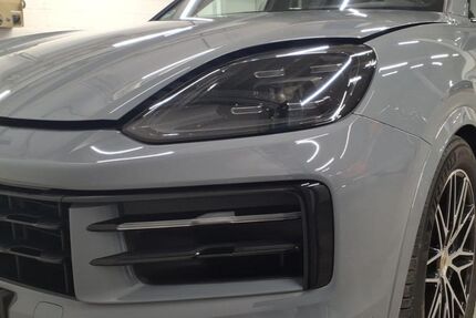 Porsche Cayenne 13.950 km 95.999 € Stuttgart 70499