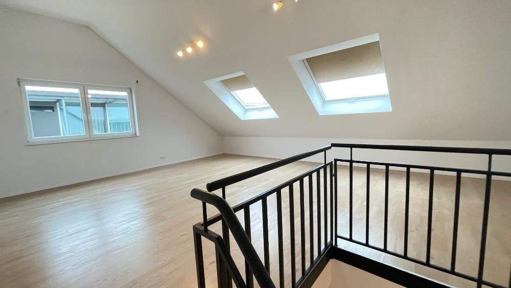 Doppelhaushälfte Holzgerlingen - 6 Zimmer, 160 m&sup2;, 3.633&euro; | Angebot:25800085