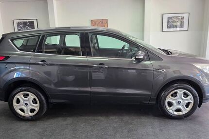 Ford Kuga 96.000 km 9.990 &euro; Asperg/Ludwigsburg bei Stuttgart 71679