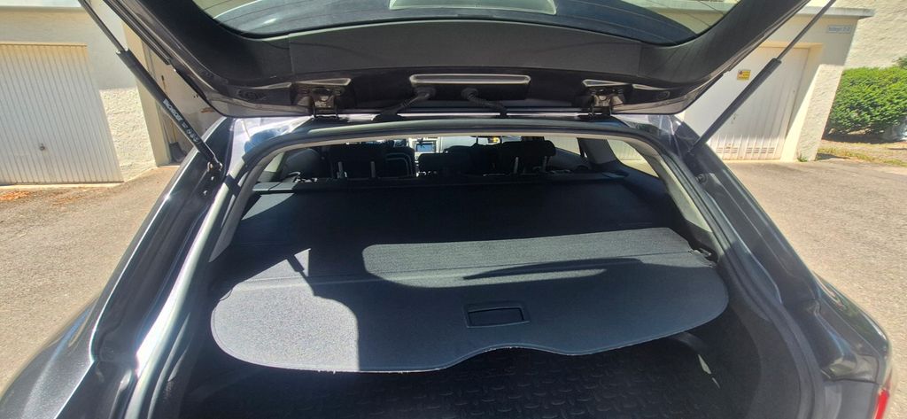 Toyota Avensis 256.500 km 4.300 &euro; Sindelfingen 71063